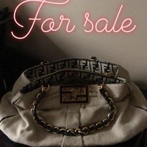 100% authentic FENDI CHAIN BAG